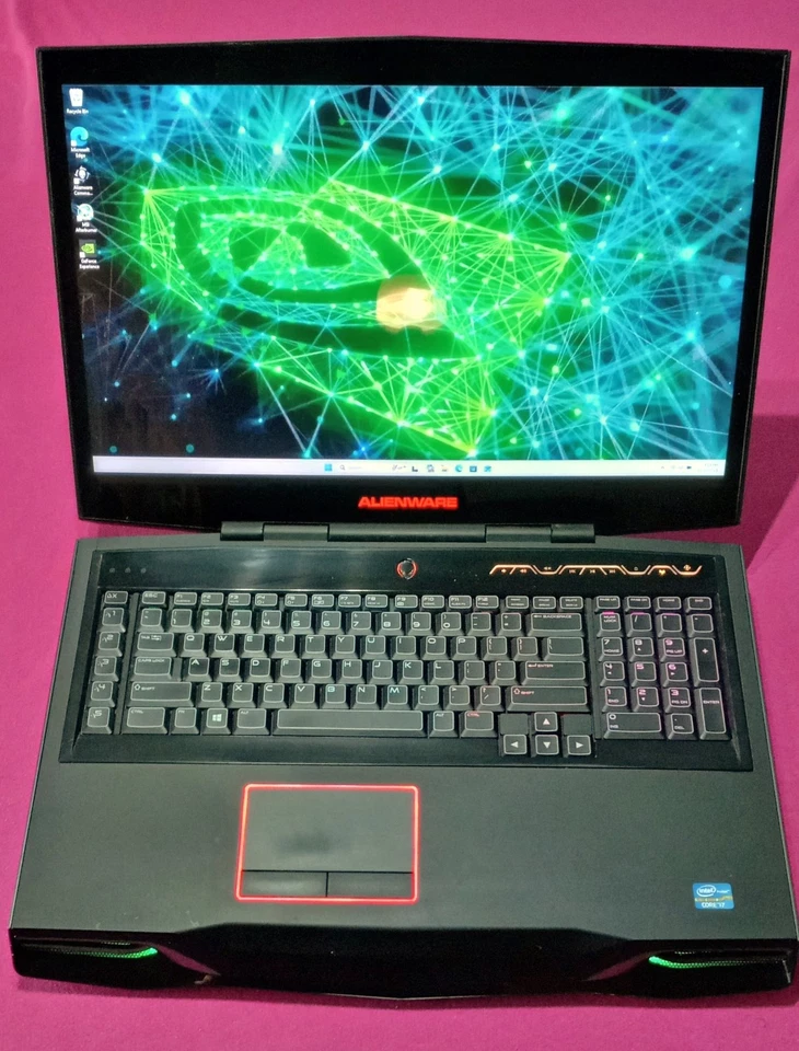 Portátil Alienware M18X R2 I7-3840qm 2.8-4.2Ghz 24GB 512GB SSD NVIDIA "P5000" AX Foto 4 de 4