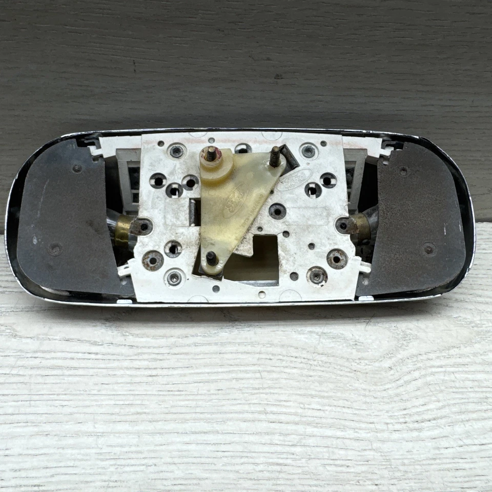 Luz mapa/cúpula cromada 80-97 Ford F150 F250 F350 Bronco Foto 3 de 3