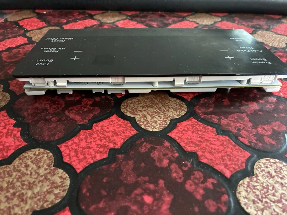 Conjunto de interfaz de usuario para refrigerador Frigidaire Foto 3 de 4