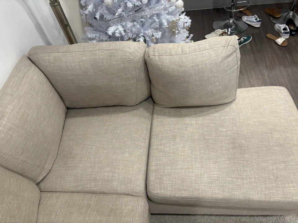 95.2 Wide Sectional/Couch 2 Yrs Old Barely Used Excellent Condition - Image 4 of 4
