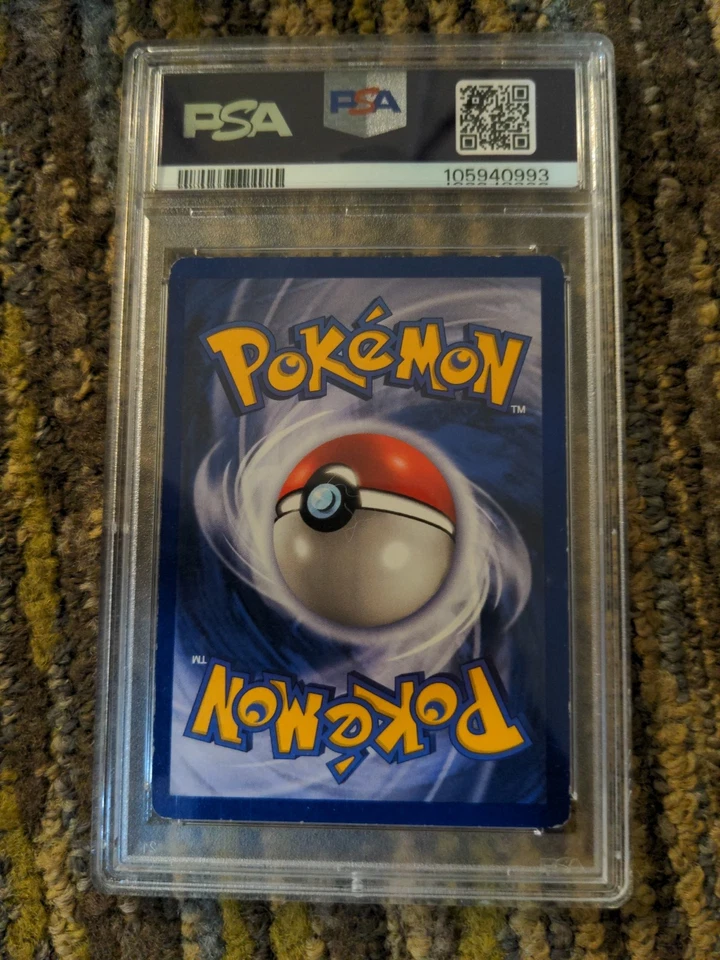 PSA 4 Beedrill 17/102  D.efending Error Misprint Pokemon Base Set - Image 2 of 4