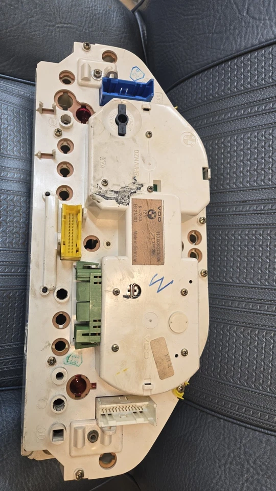 BMW E30 318i 325e gauge cluster 1983 redline 6,250 OEM - Image 2 of 4