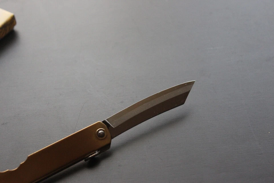 Navaja de bolsillo Higonokami azul 2 warikomi 75 mm mango de latón Mitsuo Saku EE. UU. Foto 4 de 4