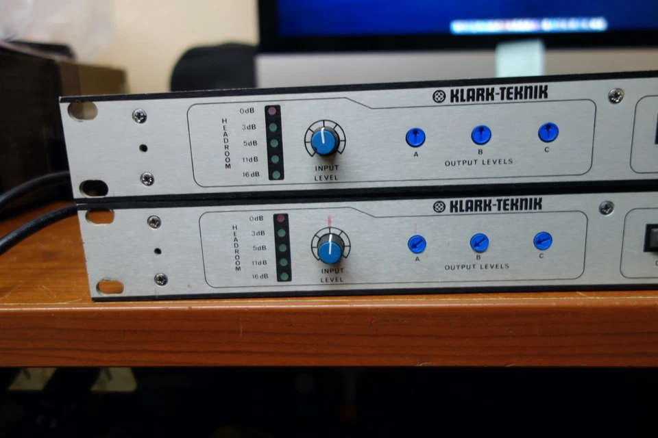 2 Klark-Teknik DN 716 Rackmount Digital Delay Unit - Image 2 of 4