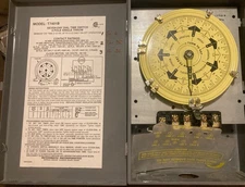 INTERMATIC T7401B 7-Day DAIL Timer W/SPRING 480VAC 4POLE WITH 9 CLIPS (MR1C)