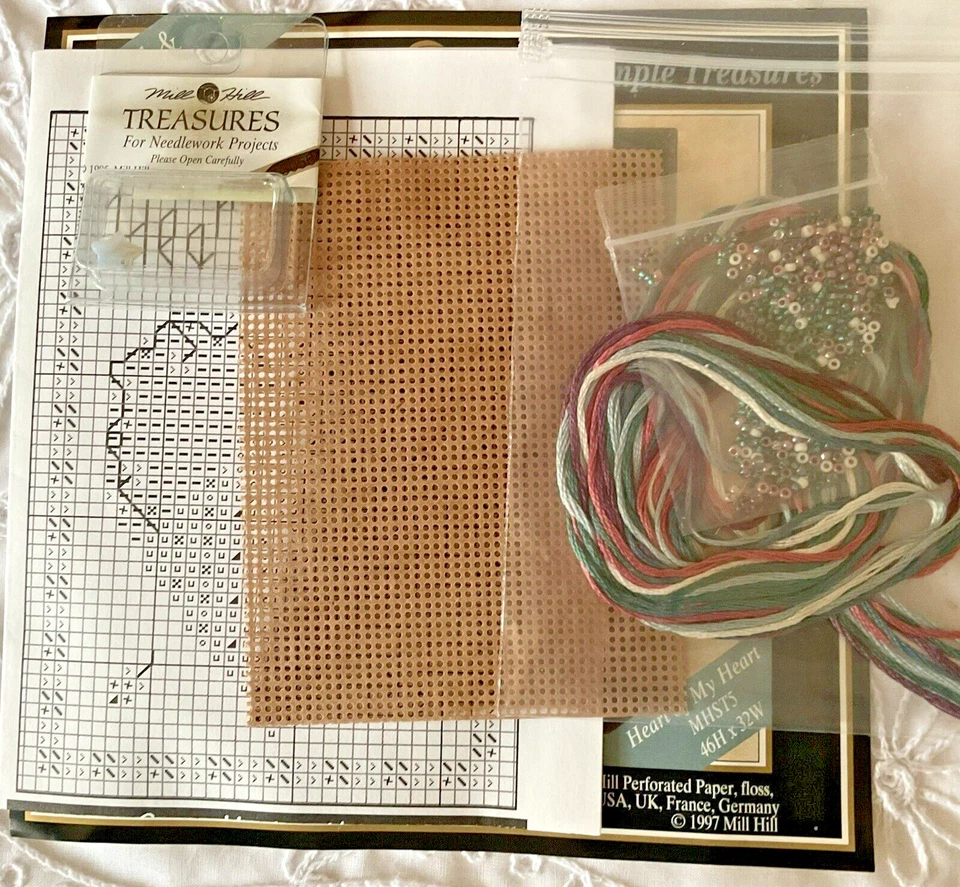 Mill Hill Simple Treasures Treasured & Beaded Kit MHST5 Heart of My Heart 1997 Foto 2 de 4