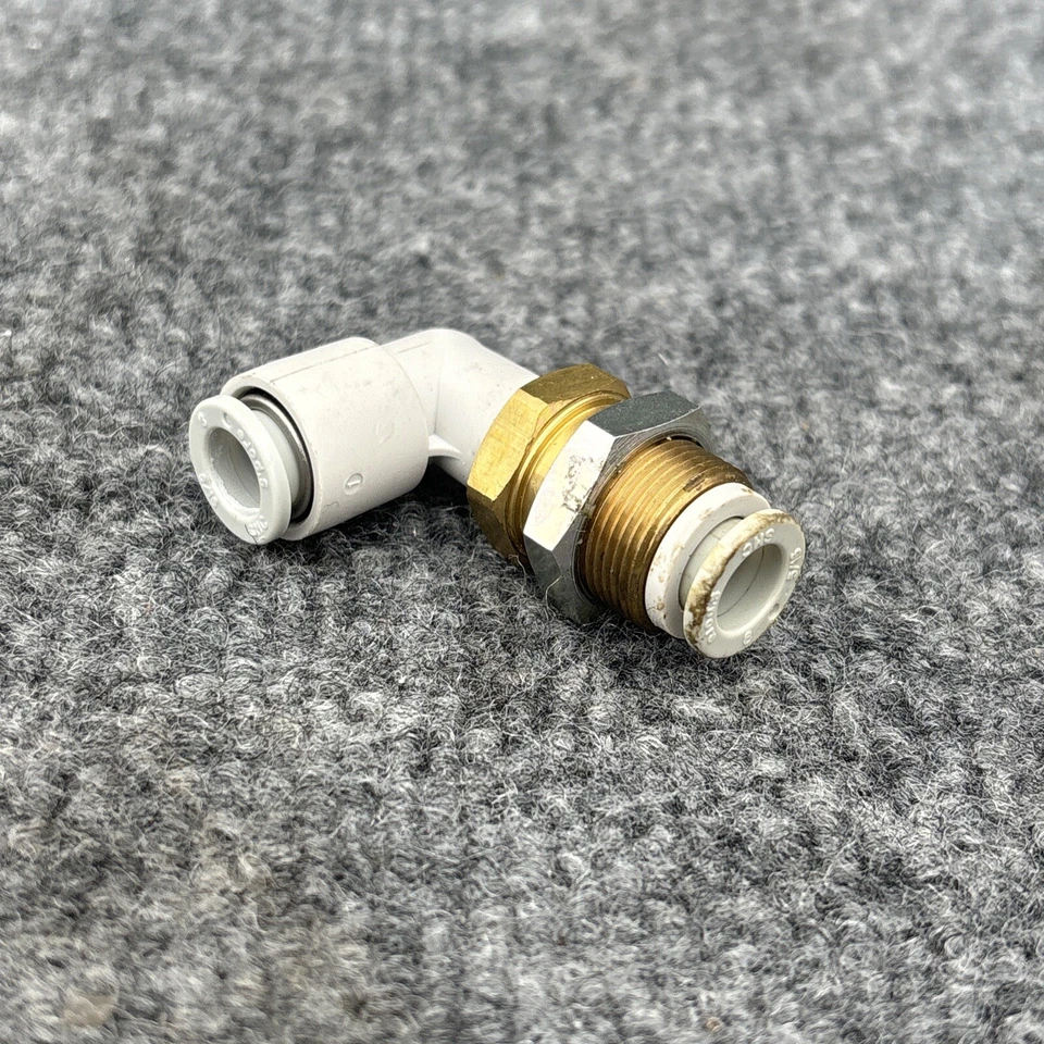 Lot of 12 - SMC KQ2LE08-00A Bulkhead Union Elbow 90 Deg 5/16' x 5/16" Tube Used - Image 2 of 4