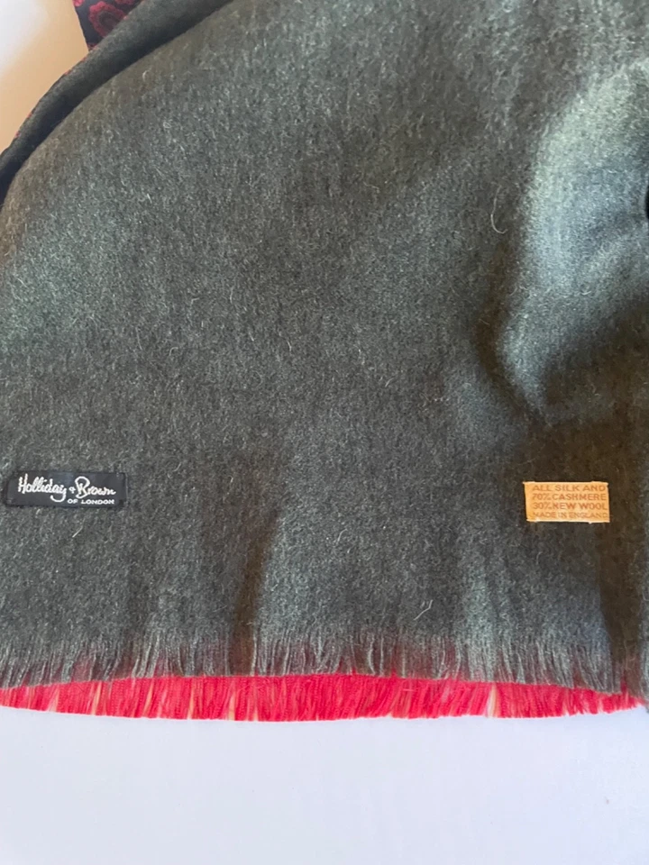 Bufanda de seda y lana vintage Holliday & Brown London para hombre - roja y gris usada en excelente estado Foto 4 de 4