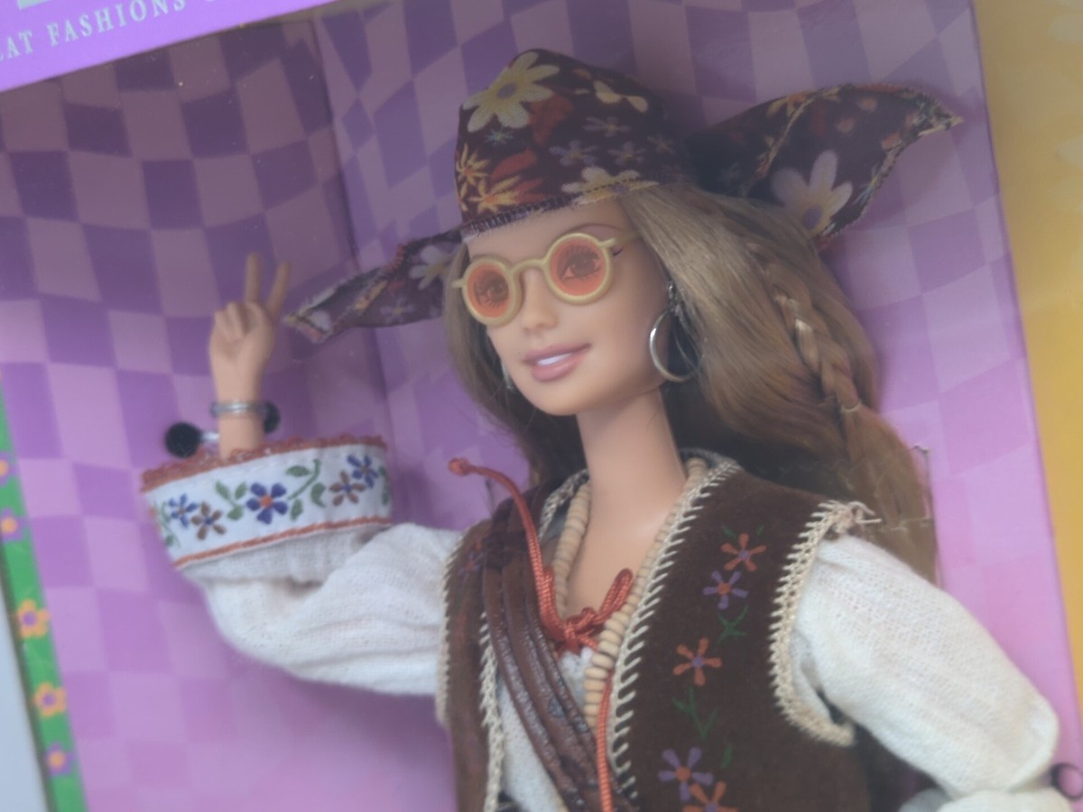 Barbieドール　PEACE＆LOVE　70th Barbie Peace & Love 70's Fashionista Collectible Doll: 20th
