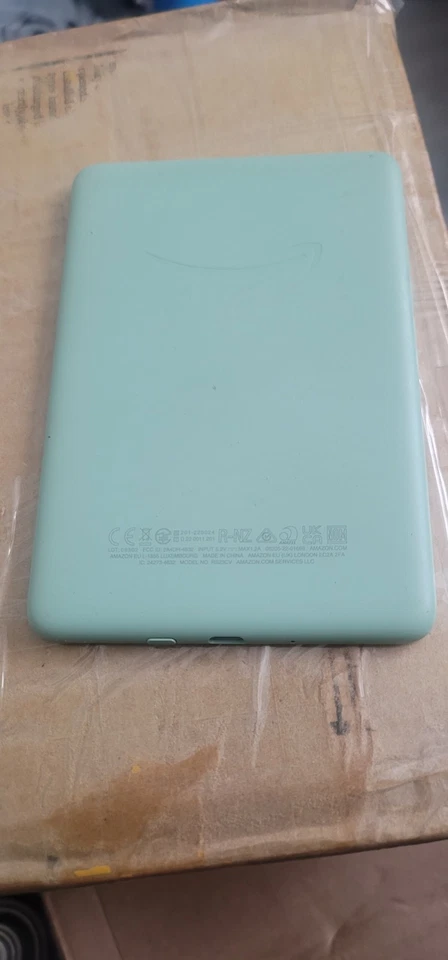 Amazon Kindle (11th Gen. 2024) - 16GB - Wi-Fi - 6" eReader - Green - Image 2 of 2