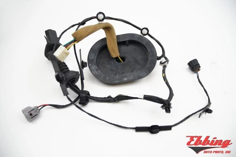 Идентификатор ремня безопасности задней двери для пассажира под правую руку: MR979421 подходит для 2008 Mitsubishi Galant 684158 - Изображение 3 из 4