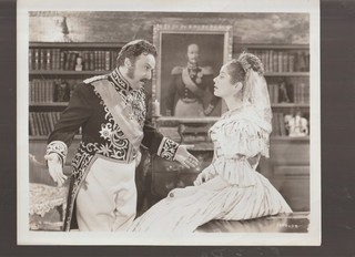 8X10 B&W PHOTO OF SCENE ELSA LANCHESTER AND MAN