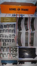 LIONEL VINTAGE TRAIN TRACK TRAINS AND ACCESSORIES COLLECTABLE LOT