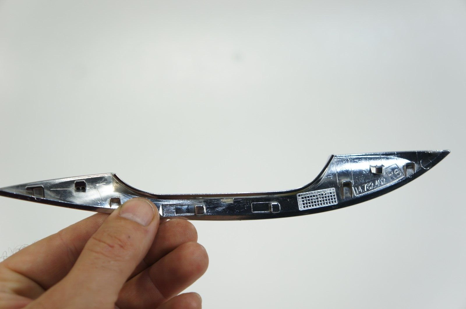 2017-2020 BENTLEY CONTINENTAL GT PASSENGER RIGHT CHROME DOOR MOLDING HANDLE