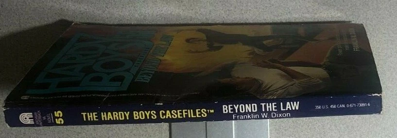 HARDY BOYS CASEFILES NO55 Beyond the Law от Franklin W Dixon (1991) Archway pb - Изображение 3 из 3