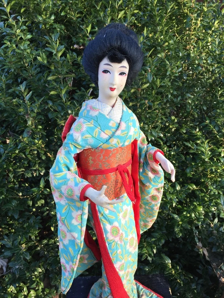 Muñeca japonesa GEISHA de la vida real FLOR DE LOTO DORADO Kimono ropa antigua vintage Foto 4 de 4