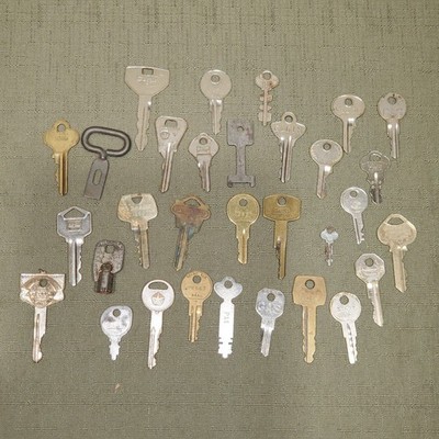 Vintage Misc Lot #2 Of 31 Keys House Automotive Lock Door Brass Steel