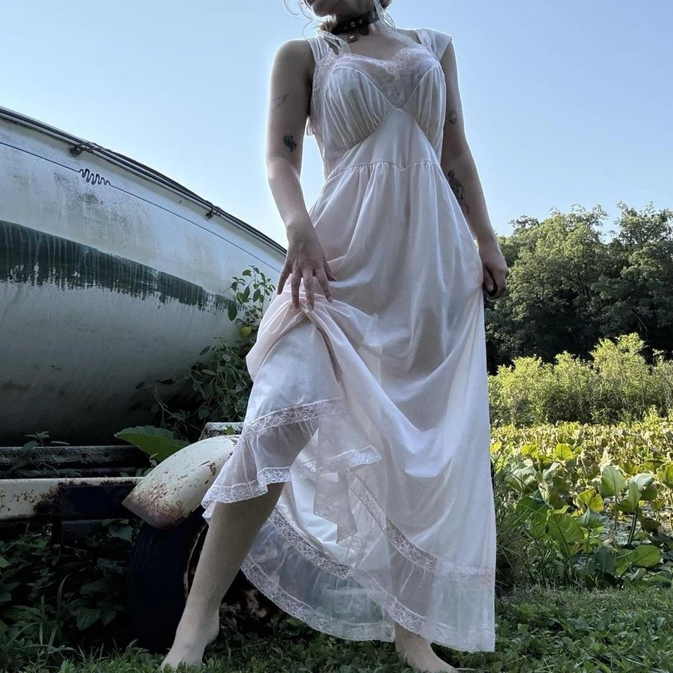 50's Pastel Pink Lace Nightgown - Image 4 of 4