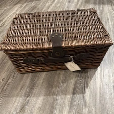 Pottery Barn 2016 Picnic Basket For 2 Plates Goblets Wood Handle Flatware