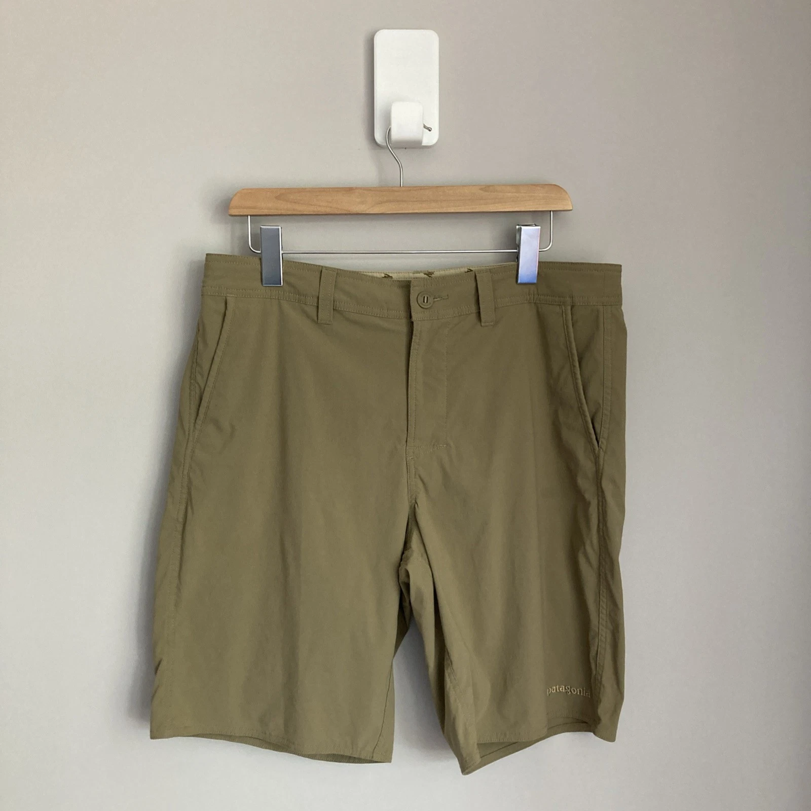 Patagonia Mens Shorts Khaki Nylon Stretch W34 Hiking Lightweight 10'' Inseam