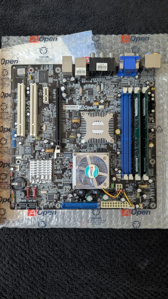 Aopen i915GMm-HFS Intel 915 Socket 479 Mobile Motherboard - Image 2 of 4