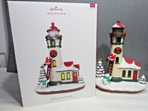 2018 Hallmark QFM1253 "Luminous Lighthouse"  Tabletop Display - Picture 1 of 9