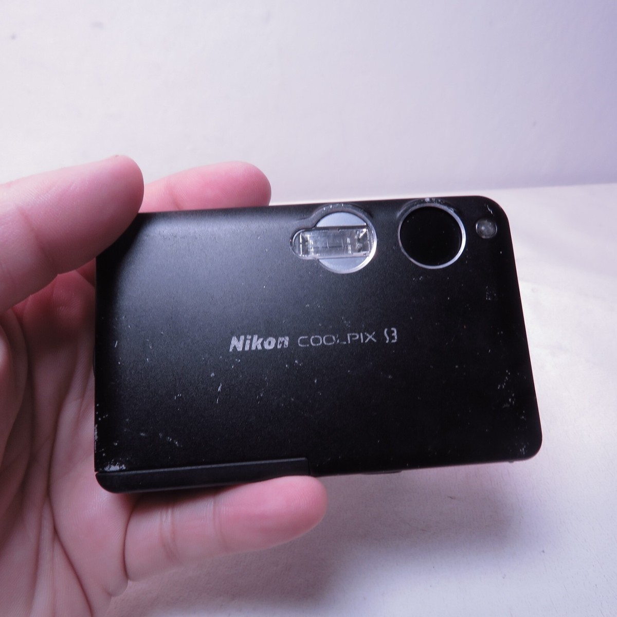 Nikon COOLPIX S3 6.0MP Digital Camera - Matte black for sale Nikon COOLPIX S3 6.0MP Digital Camera - Matte black for sale