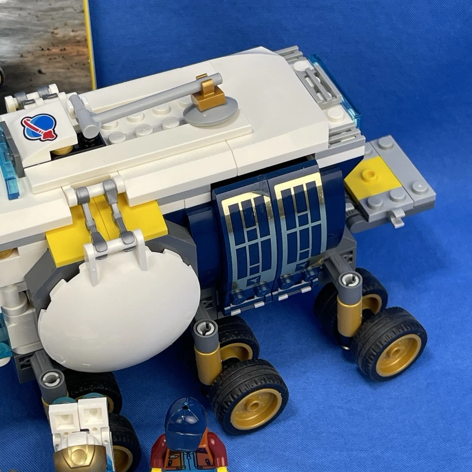 LEGO City: Lunar Roving Vehicle 60348 - Space - Complete w/Manual -Free Shipping - Image 4 of 4