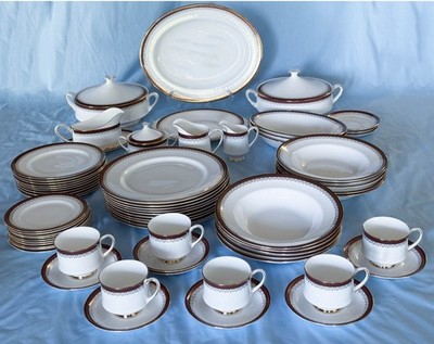 Paragon Holyrood Huge  Set.Royal Warrant by Appt to H.M. the Queen. England!