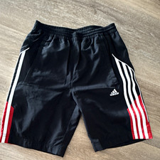 adidas Jungen Sport-Shorts Schwarz 3-Streifen Rot/Wei&szlig; Gr. 164 Fu&szlig;ball