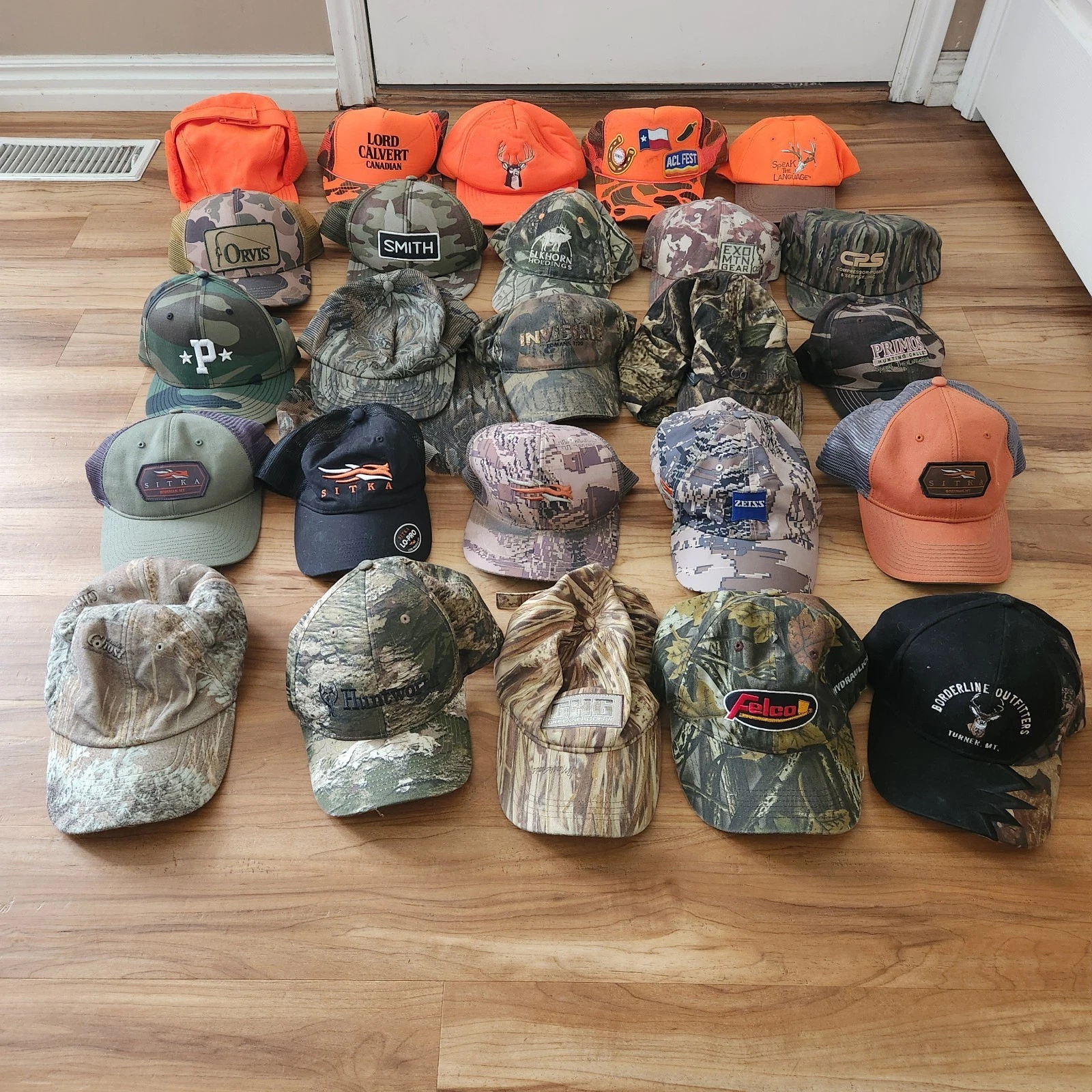 25 Camo Hunting Fishing Hat Lot Variety of Camoflauge Sitka Hiking Outdoor Caps