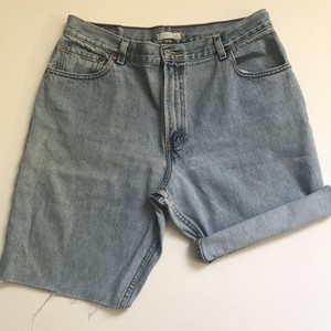 levi cutoff shorts