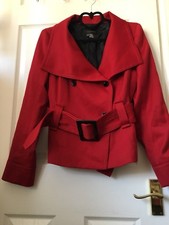 Giacca ZARA rossa con cintura taglia UK M indossata pochissimo