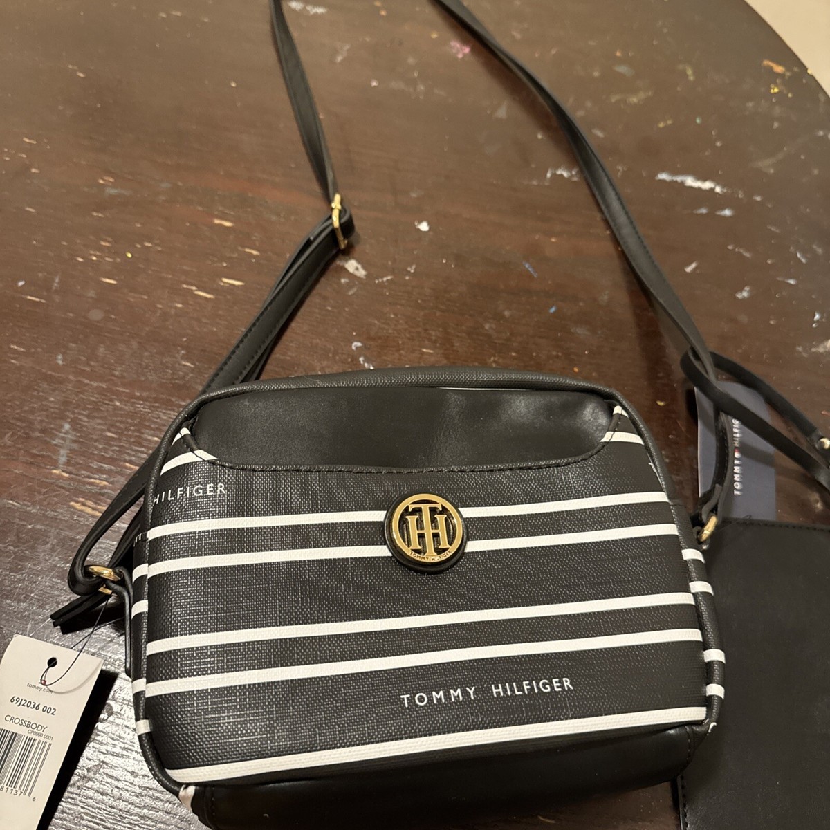 TOMMY HILFIGER DESIGNER SIGNATURE LOGO CROSSBODY WITH POUCH, BLACK - Main Image