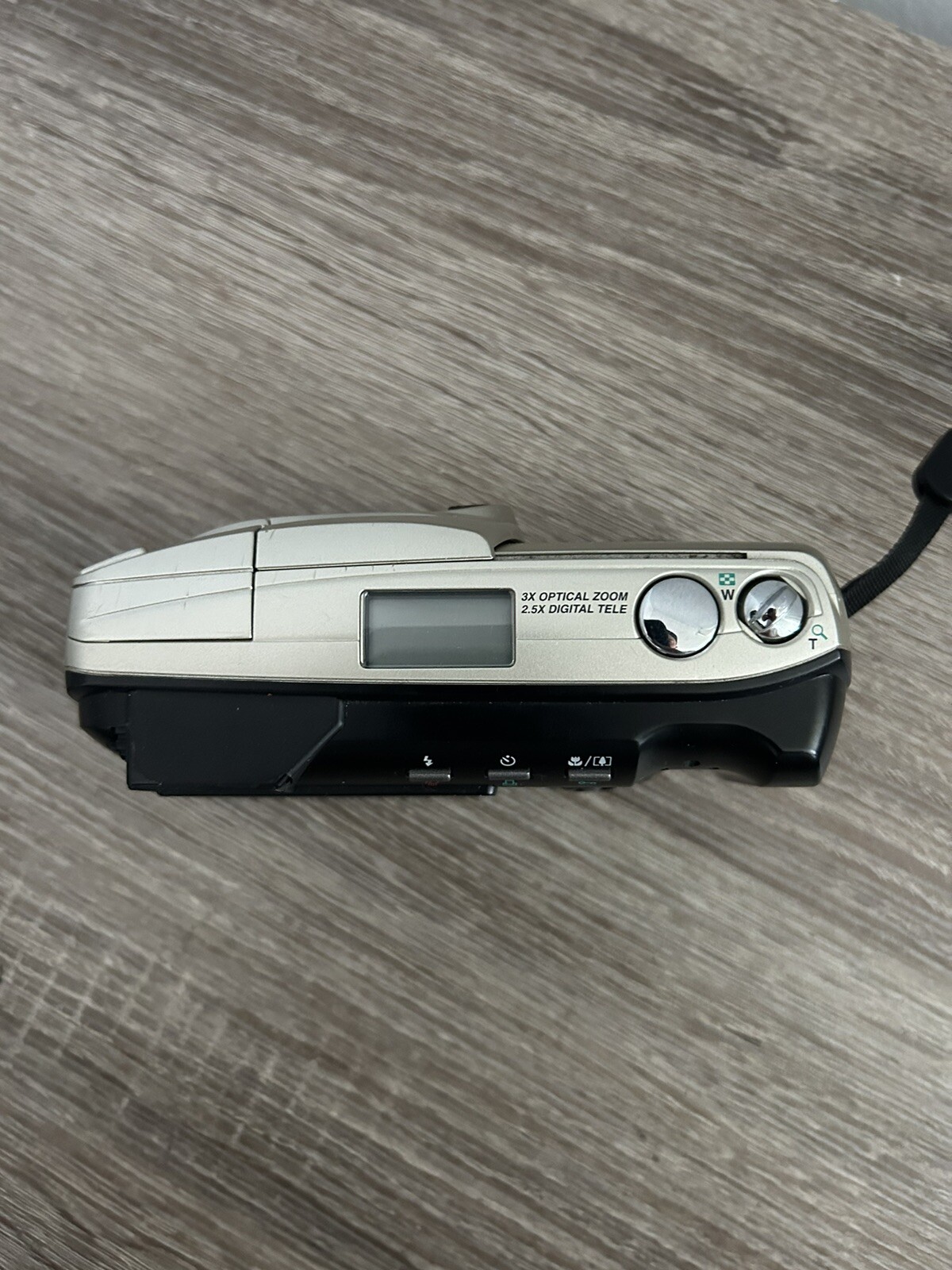 Olympus CAMEDIA D490 Zoom 2.1MP Digital Camera *not Tested* eBay