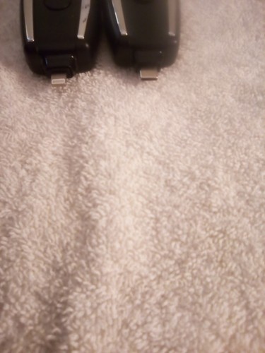Lot de 3. Mini Chargeur Porte-clés, Porte-clés Baskets, Nettoyeur d'écran. - Photo 9 sur 11