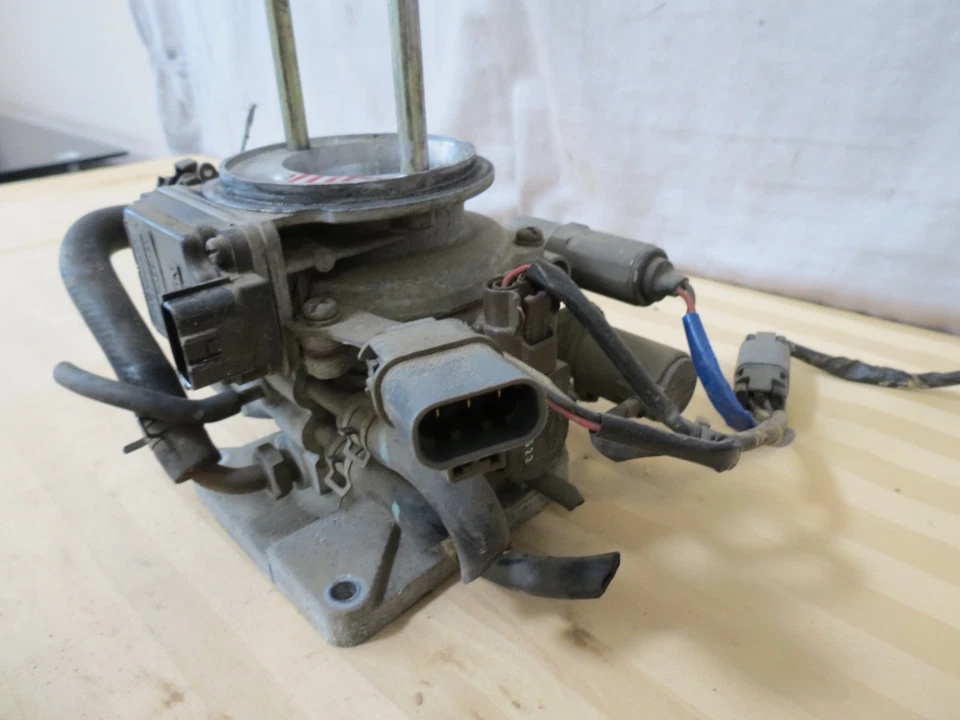 90 91 92 93 94 Nissan D21 camión de carrocería dura 2,4 L válvula de carrocería del acelerador de combustible AFH55M-10 Foto 3 de 4