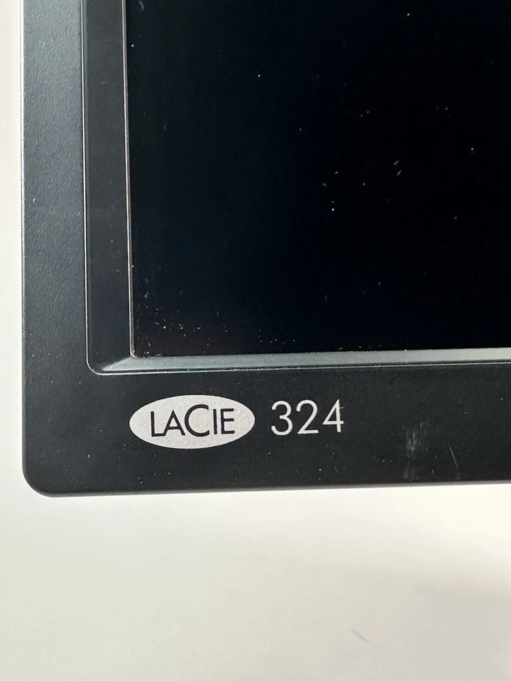 Lacie 324 LCD Monitor 24" Wide Gamut Display Creative Professionals Imaging - Image 4 of 4