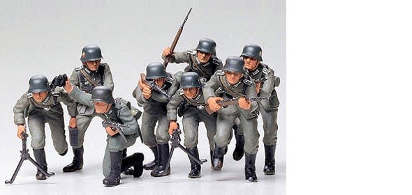 Tamiya 35030 - 1/35 WWII Figures Set German Infantry - New