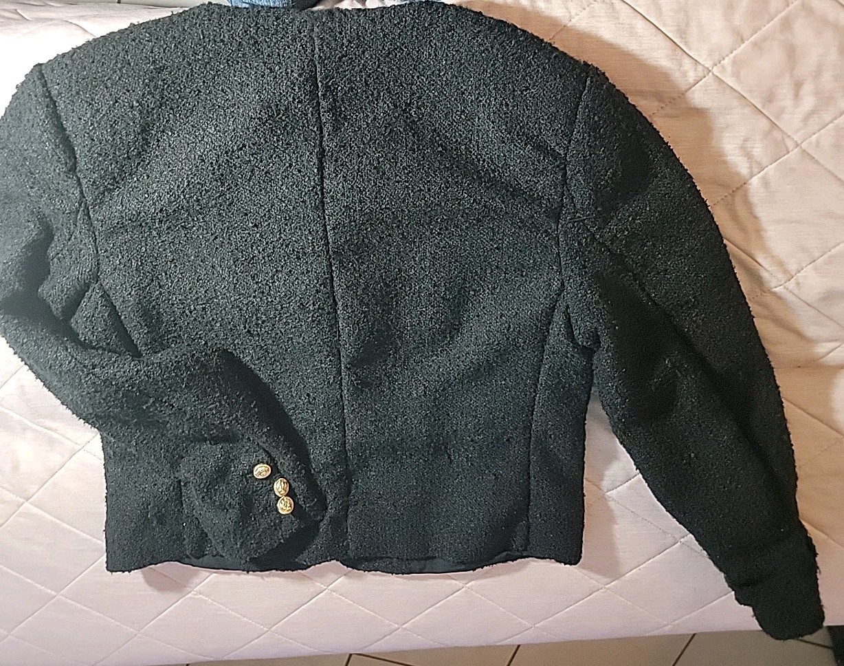 universal thread sweater - image 3