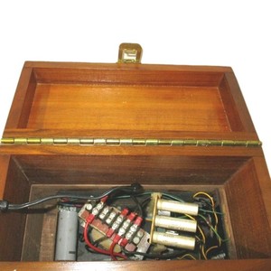 Vtg Wood Dovetail Box w/ Electrical Power Supply Test Equip Volts Leather Handle