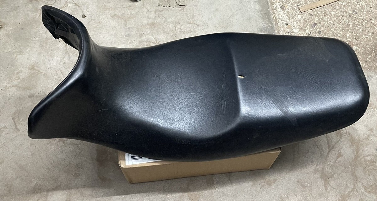 1993-2001 Kawasaki ZX1100D1-D9 Seat 53001-1690 | eBay