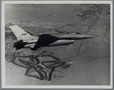 GENERAL DYNAMICS F-16 FIGHTING FALCON PROTOTYPE 2 MANUFACTURERS PHOTO USAF