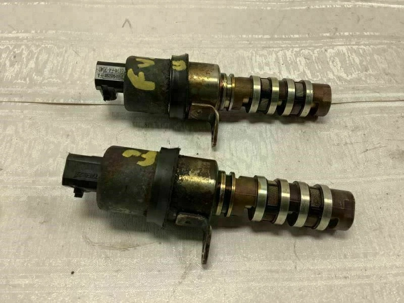 Solenoide de distribución de árbol de levas Ford Fusion 2007 3,0 L de fábrica Foto 3 de 4