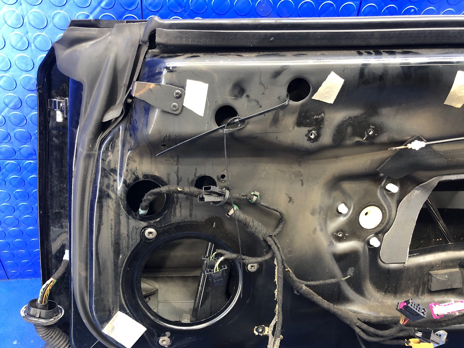 LAMBORGHINI GALLARDO FRONT RIGHT DOOR NERO NOCTIS (LY9B) *BURNT DAMAGE*