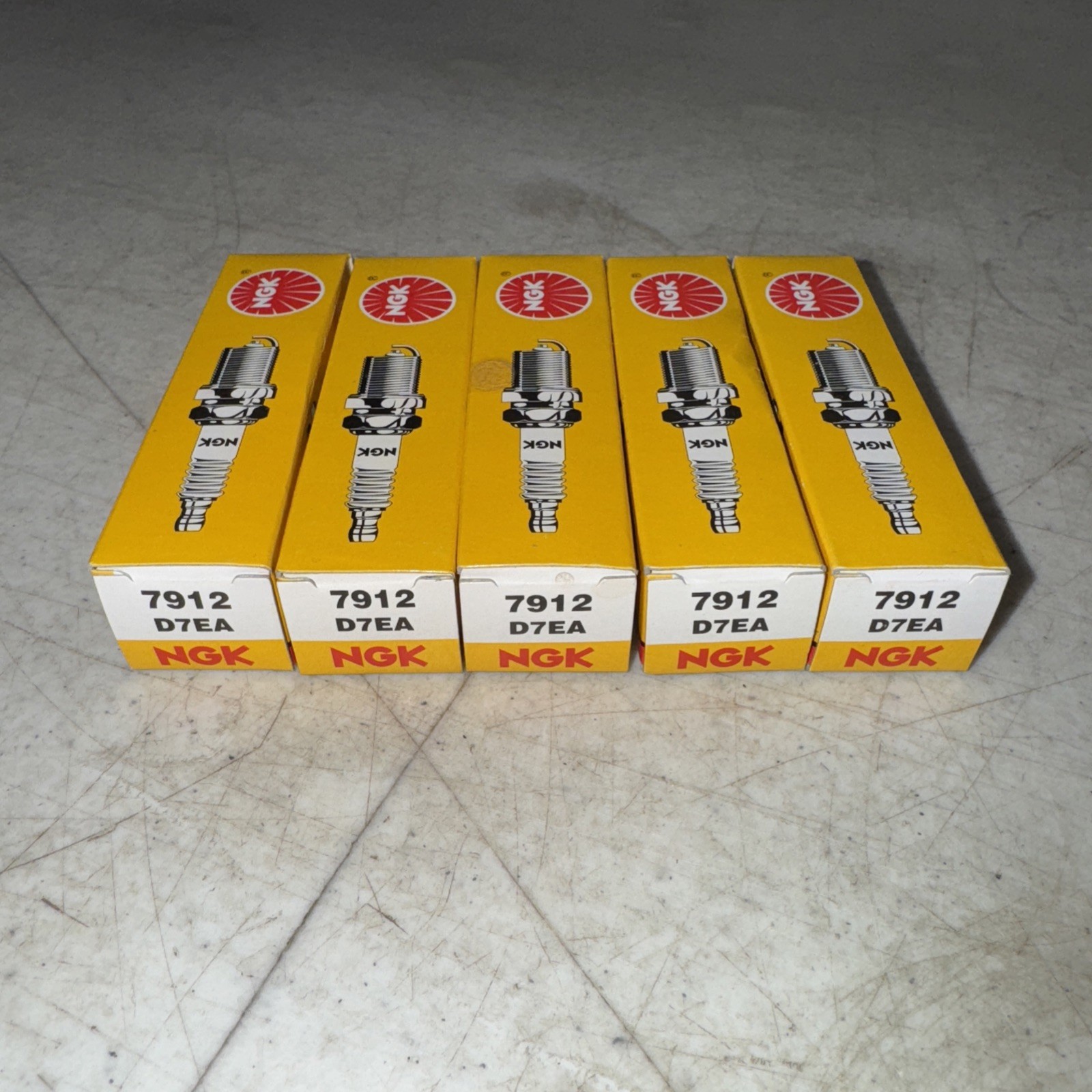 NGK SPARK PLUG D7EA Pack of 5 D-7EA  #7912 7912 for BMW Honda Kawasaki Suzuki 