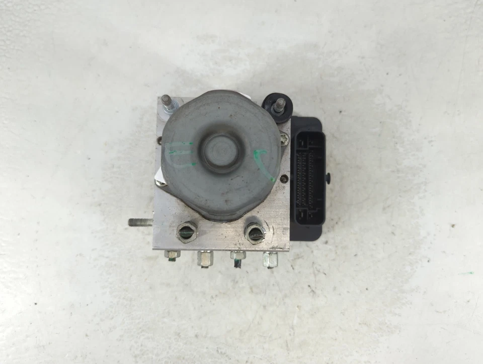 Módulo de control de bomba ABS 2015-2015 Nissan Altima AU140 Foto 3 de 4