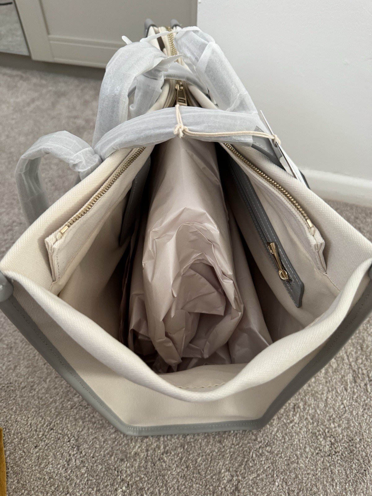 Brand New Audi Woman’s Shopper Bag In Cream/grey image 6