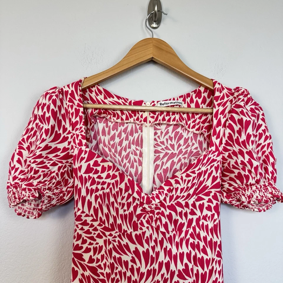 Vestido Midi Reformation Feminino Lacey Estampa de Coração Amore Rosa Branco Tamanho 4 - Imagem 4 de 4