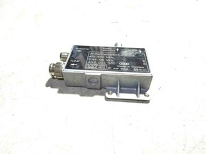 AUDI A8 D2 4D2, 4D8 Antennenverstärker  4A9035585 2002 15007472